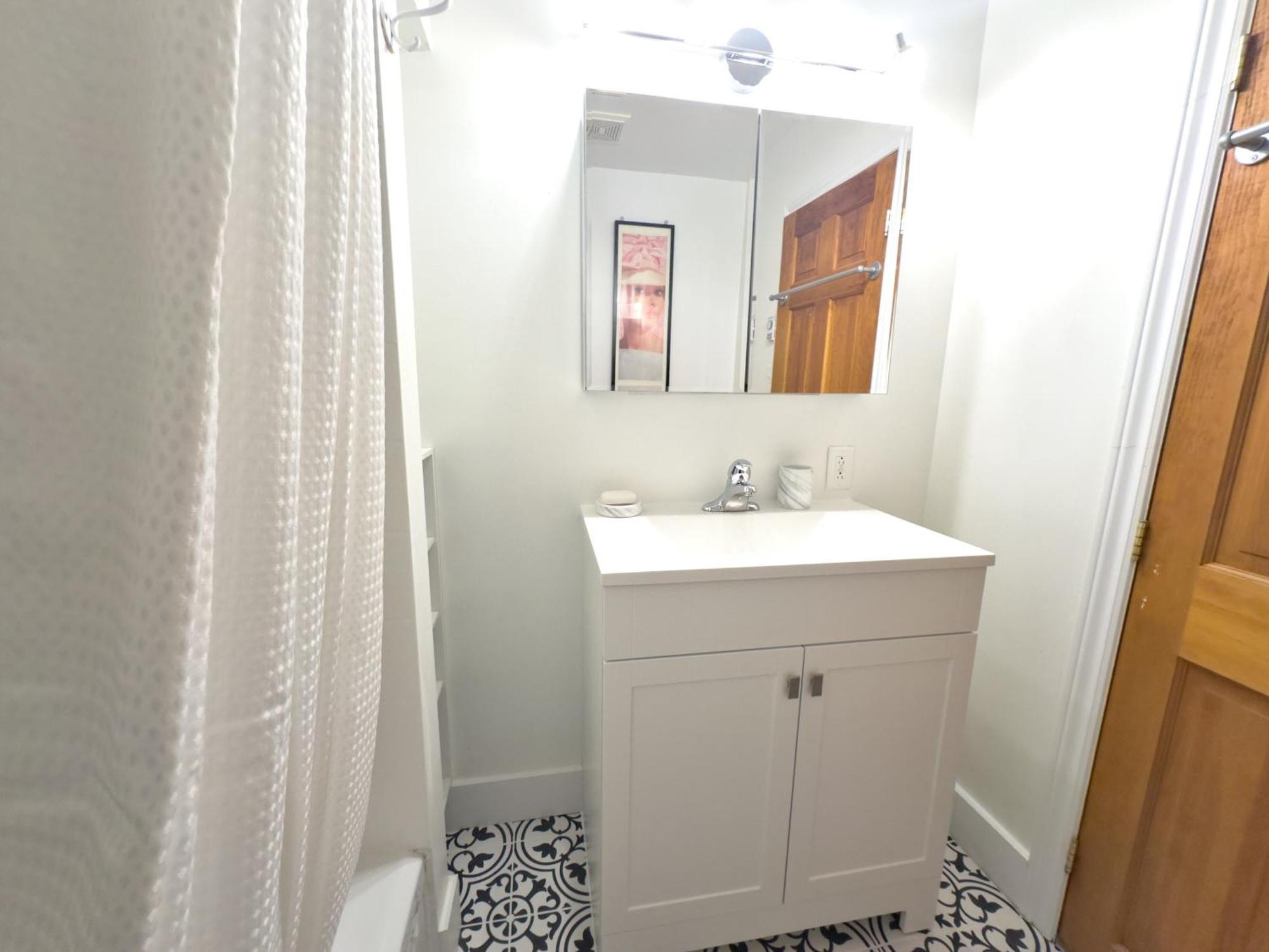 Superb 3 Bed 3mins From Mont-royal Metro Appartement *