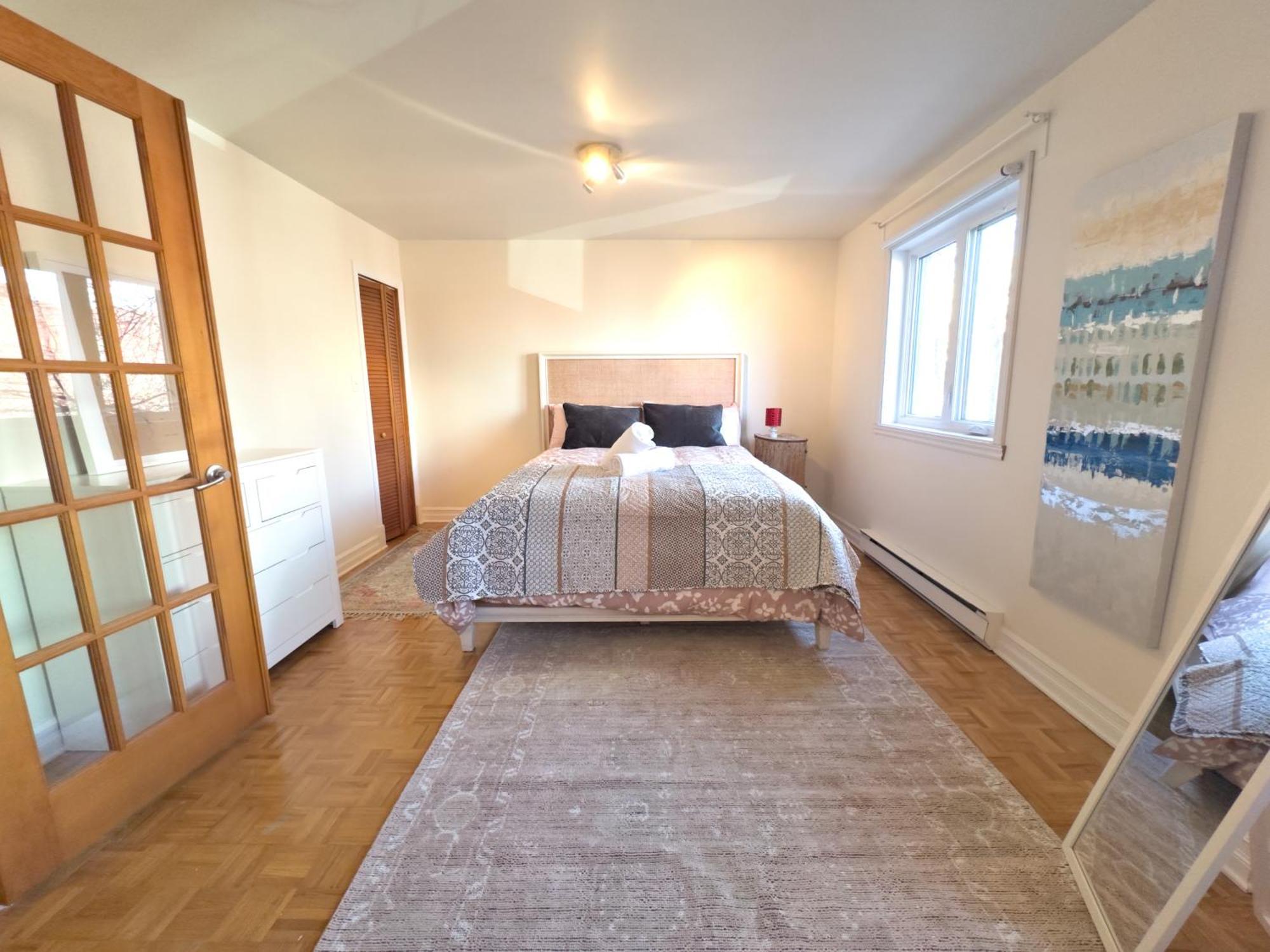 Superb 3 Bed 3mins From Mont-royal Metro * Montréal